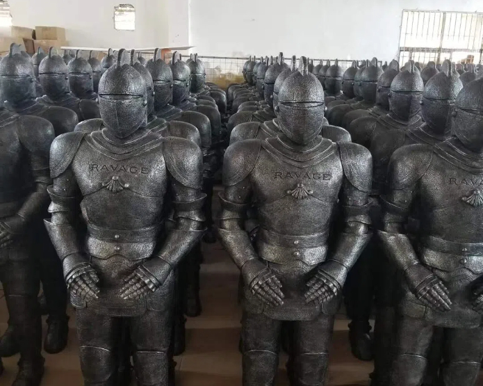 西方武士雕塑